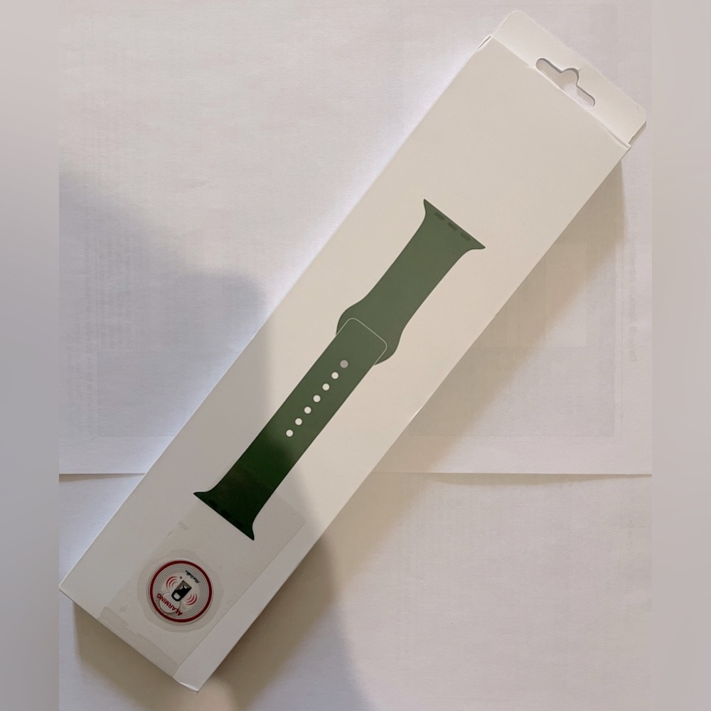 Brand New Apple Watch Band - Clover - Sport Band (41mm) - Regular